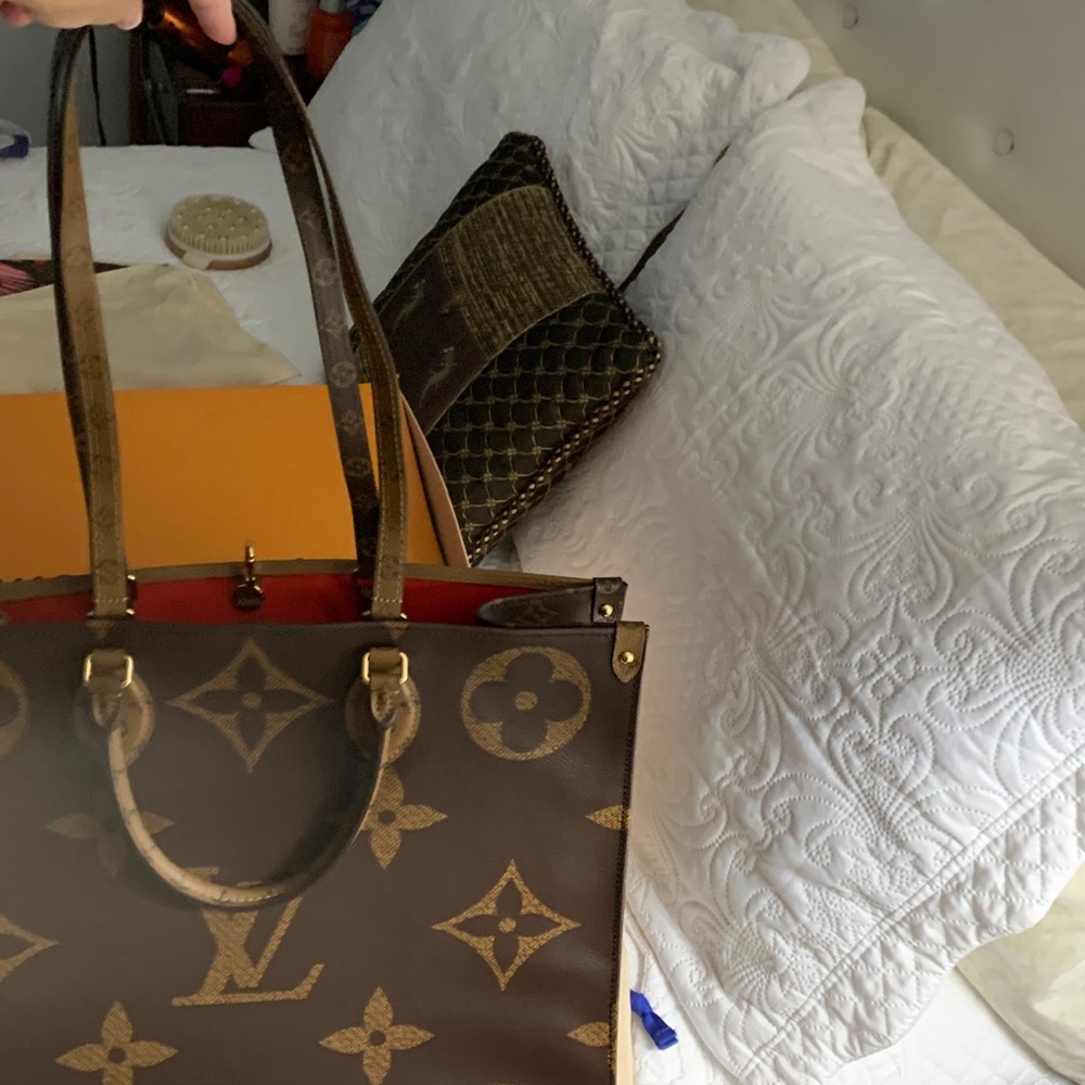 Louis Vuitton Tan and Brown Monogram Shopper Tote with Red Interior - Picture 4 of 6